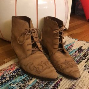 VINTAGE suede western style lace-up ankle boot 8.5